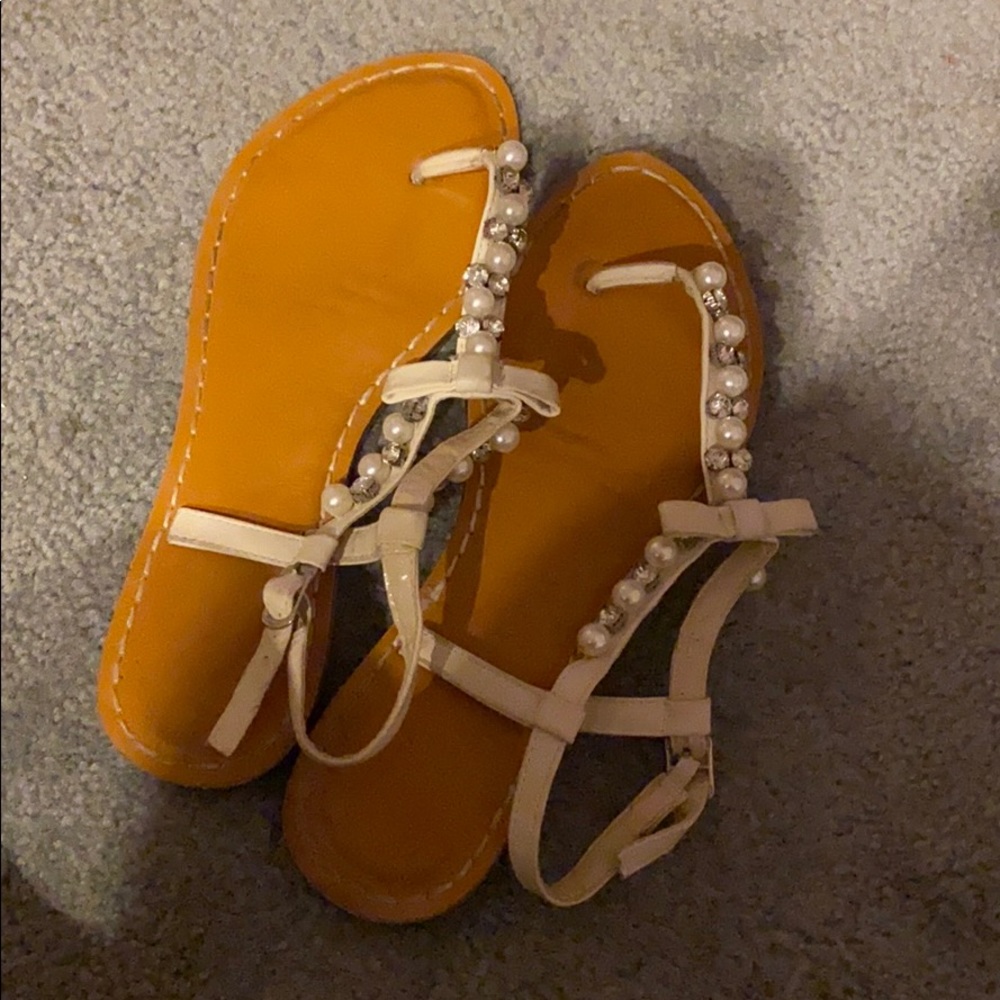 Pearl sandals